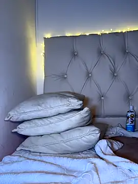 Danicute  online show from 12/05/25, 08:46