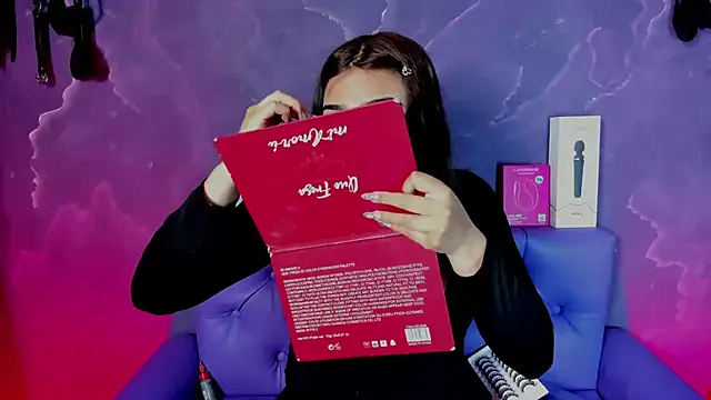 Lili milk20 online show from 10/28/25, 07:35