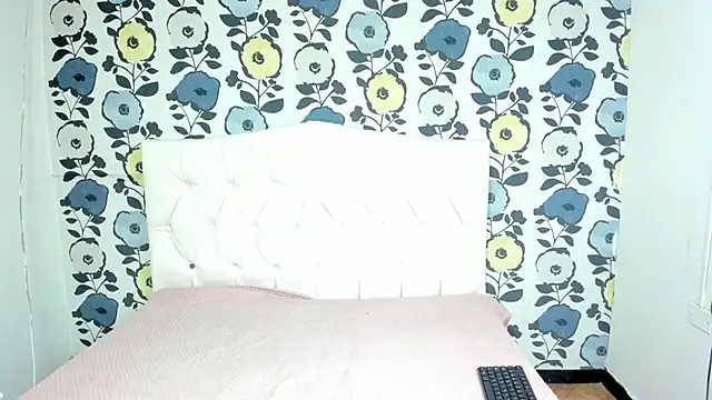 ValentinaKlean online show from 10/12/25, 03:30