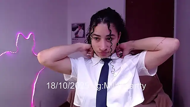 Snapshot of heartty_Milah chatting on 10/18/25, 06:54 heartty Milah online show from 10/18/25, 06:54