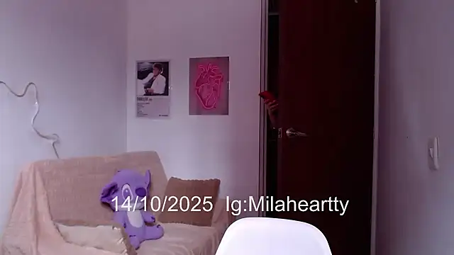 Snapshot of heartty_Milah chatting on 10/14/25, 04:51 heartty Milah online show from 10/14/25, 04:51