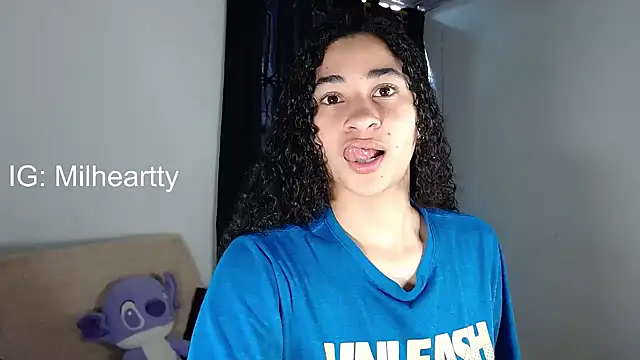 Snapshot of heartty_Milah chatting on 11/10/25, 02:00 heartty Milah online show from 11/10/25, 02:00