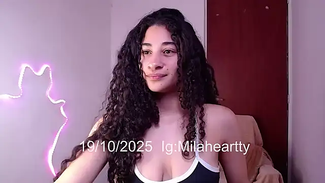 Snapshot of heartty_Milah chatting on 10/19/25, 08:22 heartty Milah online show from 10/19/25, 08:22