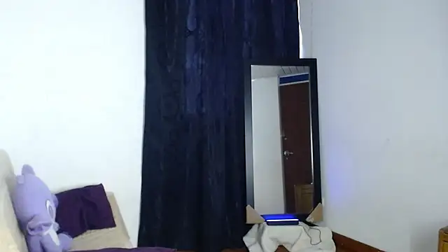 Snapshot of heartty_Milah chatting on 11/15/25, 08:13 heartty Milah online show from 11/15/25, 08:13