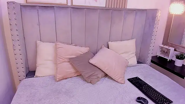 Natt Clark online show from 11/04/25, 05:17