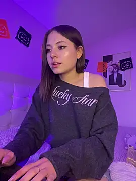 Snapshot of PrettyAmber chatting on 11/03/25, 09:40 PrettyAmber online show from 11/03/25, 09:40