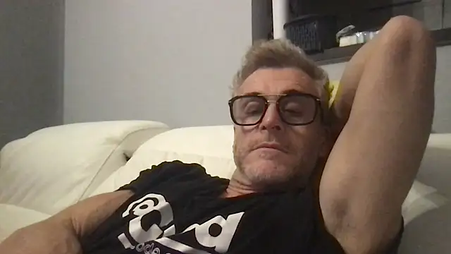 Axl hot online show from 02/09/26, 09:46