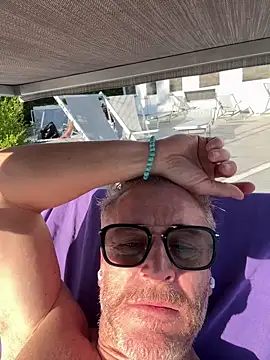 Axl hot online show from 04/09/26, 04:02