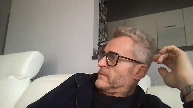 Axl hot online show from 01/10/26, 02:12