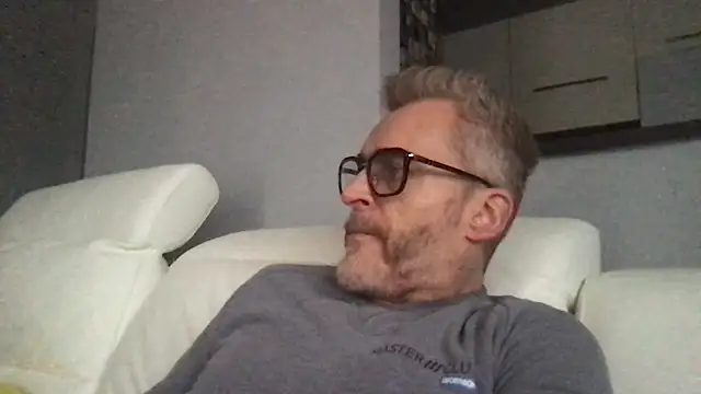 Axl hot online show from 01/17/26, 12:53