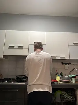 Axl hot online show from 04/13/26, 06:34