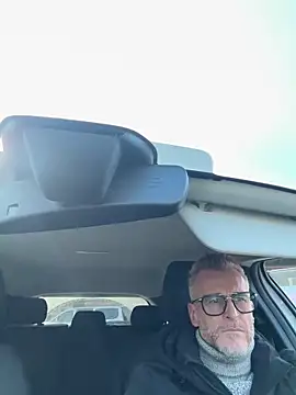 Axl hot online show from 03/08/26, 09:23