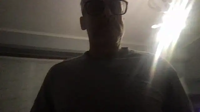 Axl hot online show from 11/21/25, 04:28