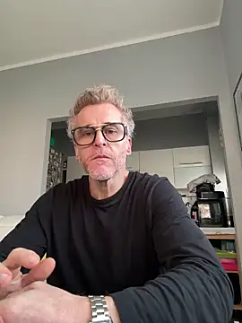 Axl hot online show from 02/27/26, 10:59