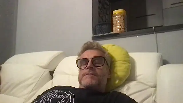 Snapshot of Axl_hot chatting on 06/01/26, 09:14 Axl hot online show from 06/01/26, 09:14