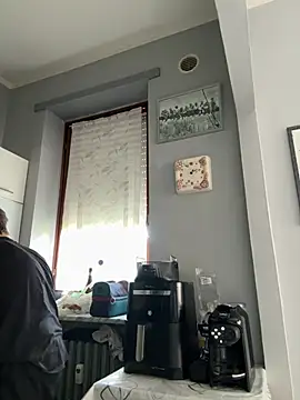 Axl hot online show from 02/19/26, 12:13