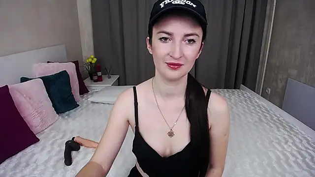 EvelinCuper online show from 11/21/25, 06:23