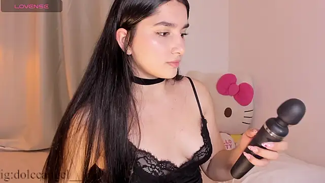Snapshot of dulceangel__ chatting on 06/26/26, 02:39 dulceangel online show from 06/26/26, 02:39