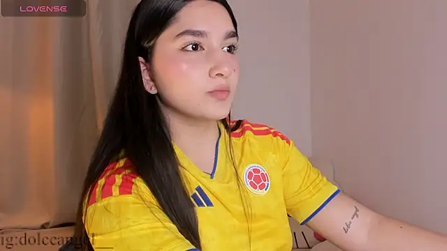 Snapshot of dulceangel__ chatting on 06/24/26, 03:49 dulceangel online show from 06/24/26, 03:49