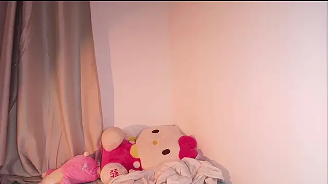 dulceangel   online show from 10/30/25, 04:33