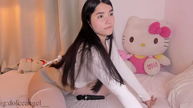 Snapshot of dulceangel__ chatting on 06/28/26, 03:35 dulceangel online show from 06/28/26, 03:35