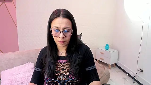 Snapshot of Eva_mermaid chatting on 10/15/25, 02:14 Eva mermaid online show from 10/15/25, 02:14