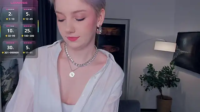 OdelynaAsp online show from 10/30/25, 12:03