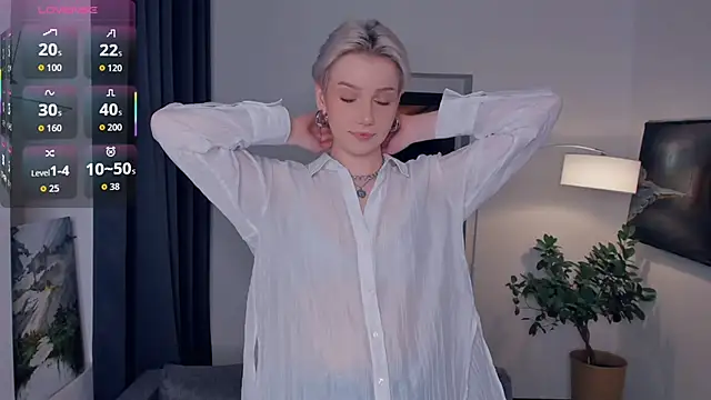 OdelynaAsp online show from 10/31/25, 12:13