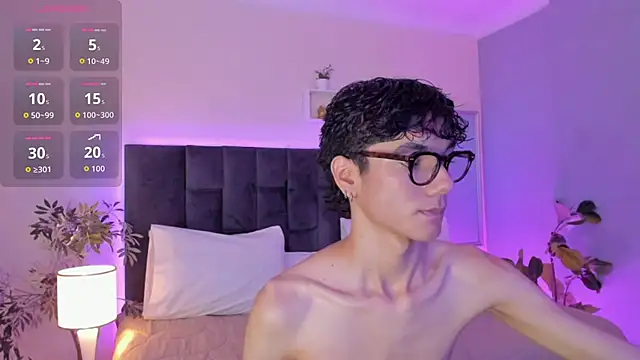 Phillicious   online show from 12/02/25, 09:49