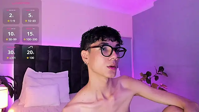 Phillicious   online show from 11/03/25, 09:18