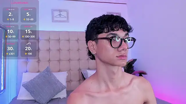 Phillicious   online show from 11/05/25, 05:43