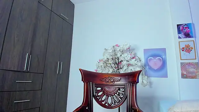 ashly pnik1 online show from 11/06/25, 03:21