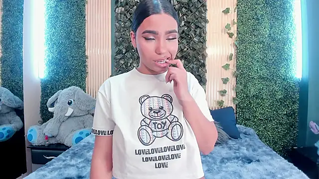 KhateAndersson online show from 12/22/25, 08:53