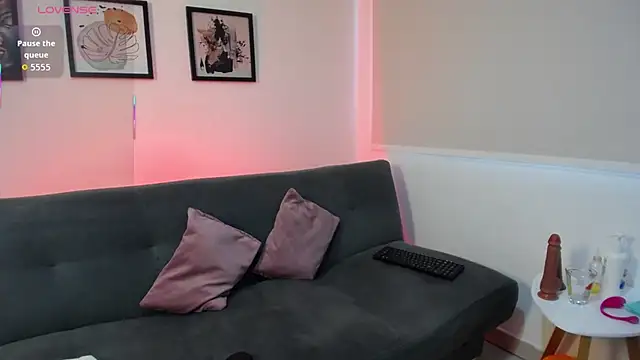 Paris boobsbbw online show from 11/29/25, 08:42