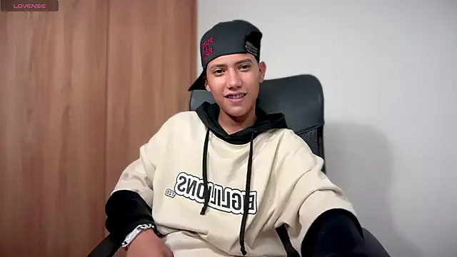 Toy boy777 online show from 02/09/26, 06:11