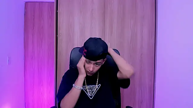 Toy boy777 online show from 02/18/26, 09:00