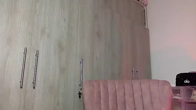 Tanit Mora online show from 11/16/25, 01:43