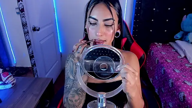 Samanthademonx20  online show from 04/07/26, 07:10