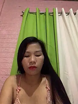 Snapshot of Cleo17 chatting on 05/15/26, 12:47 Cleo17 online show from 05/15/26, 12:47