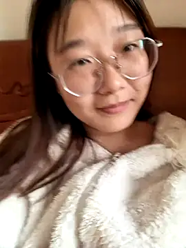 Snapshot of sisi-maiden chatting on 03/02/26, 07:15 sisi-maiden online show from 03/02/26, 07:15