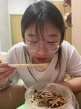 Snapshot of sisi-maiden chatting on 03/25/26, 11:53 sisi-maiden online show from 03/25/26, 11:53