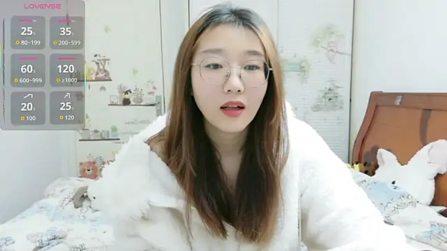 Snapshot of sisi-maiden chatting on 12/05/25, 11:20 sisi-maiden online show from 12/05/25, 11:20