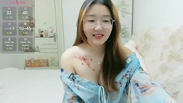 sisi-maiden online show from 01/13/26, 11:58