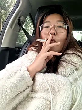 Snapshot of sisi-maiden chatting on 03/04/26, 12:40 sisi-maiden online show from 03/04/26, 12:40