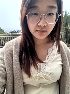 Snapshot of sisi-maiden chatting on 03/08/26, 02:04 sisi-maiden online show from 03/08/26, 02:04