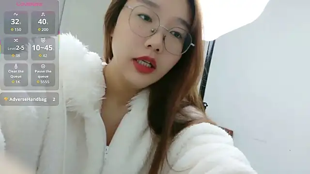 Snapshot of sisi-maiden chatting on 11/08/25, 11:47 sisi-maiden online show from 11/08/25, 11:47