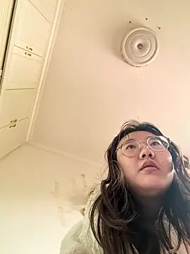 sisi-maiden online show from 03/01/26, 03:50