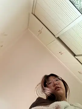 Snapshot of sisi-maiden chatting on 03/03/26, 04:08 sisi-maiden online show from 03/03/26, 04:08