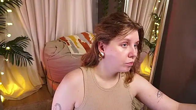 Snapshot of Sense_Of_Rosemary chatting on 07/11/26, 01:33 Sense Of Rosemary online show from 07/11/26, 01:33