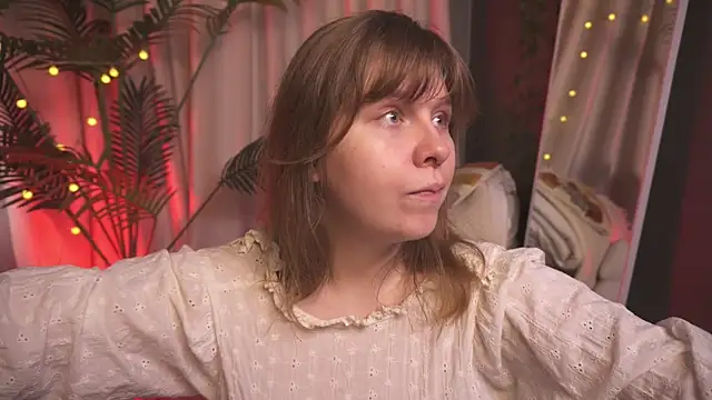 Snapshot of Sense_Of_Rosemary chatting on 12/23/25, 05:40 Sense Of Rosemary online show from 12/23/25, 05:40